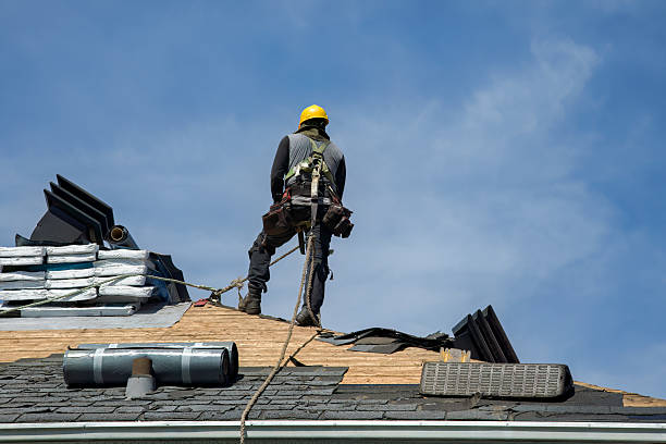 Professional Gutter Installation technician working in New Berlin, IL